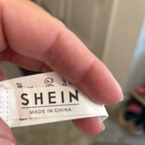 Elegant Cream Sleeveless Dress - Picture 2 of 6